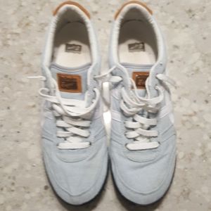 light blue and white Ontisuka Tiger. like new.